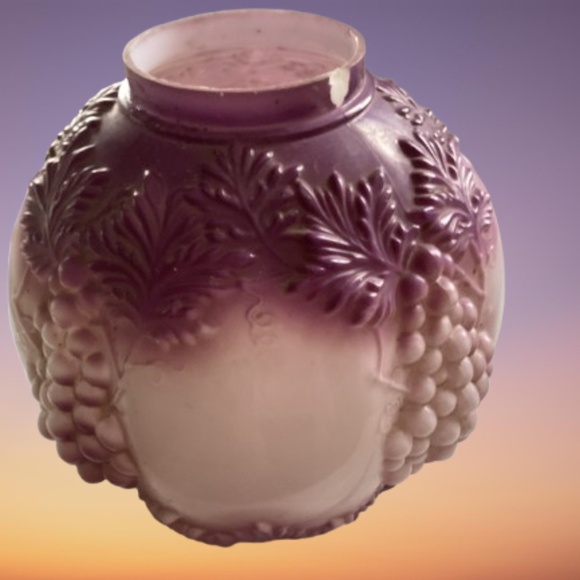 Antique Ball Gone with the wind Lamp Shade